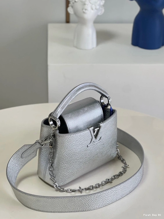 First bag LOUIS MINI CAPUCINES VUITTON 0716